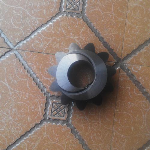 金屬與光影的機(jī)械美學(xué) 汽車零部件攝影藝術(shù)解析